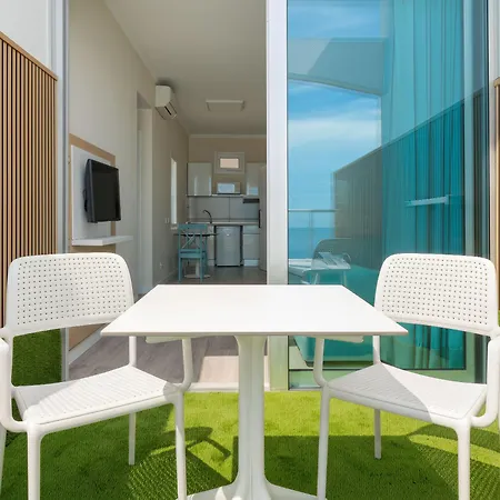 アパートホテル Amadores View - Adults Only