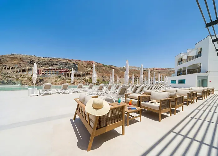 アパートホテル Amadores View - Adults Only